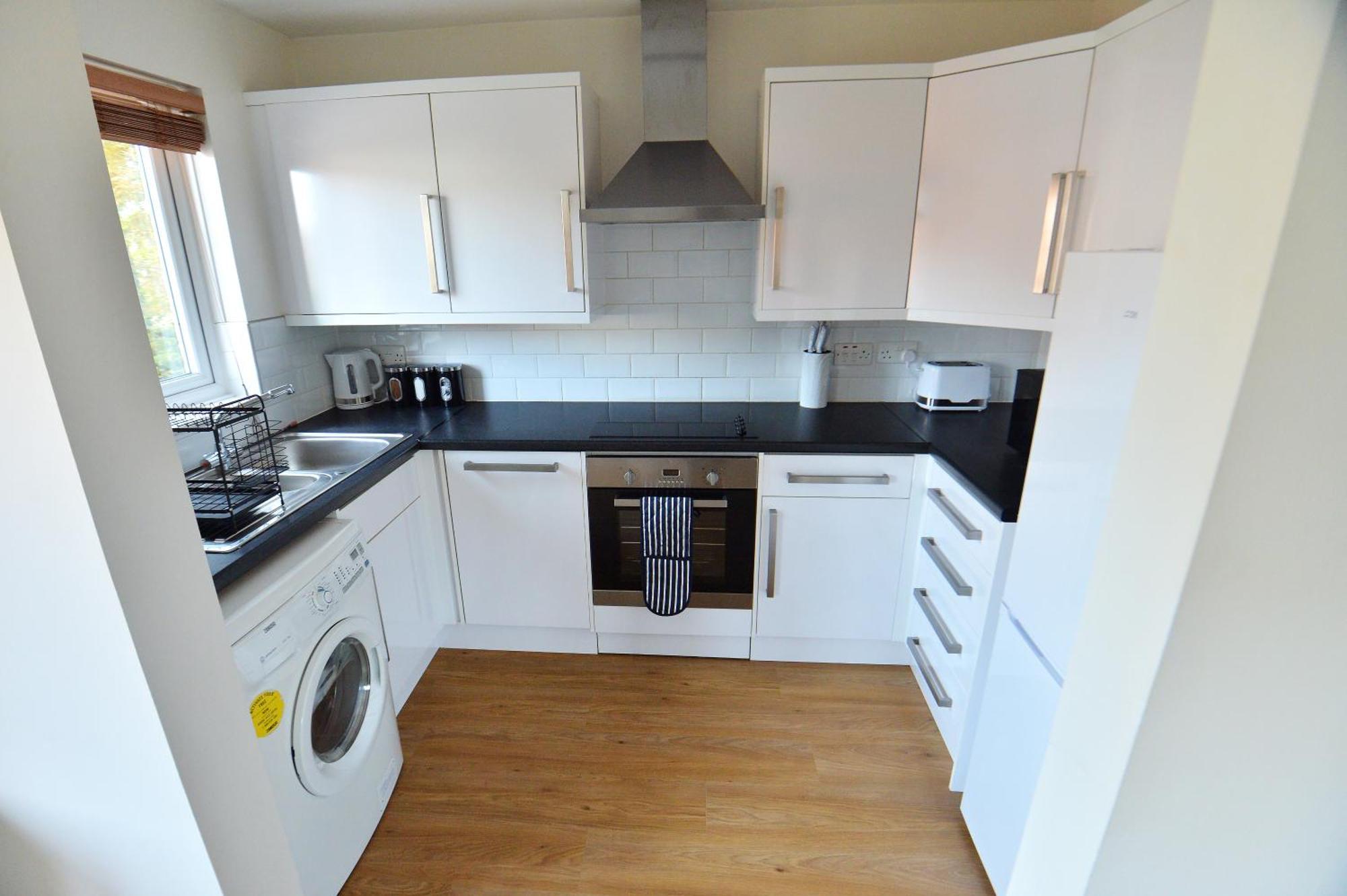 Stylish 2Br Flat - 2 Free Parking Spaces - Near Lgw Airport Crawley  Exterior foto